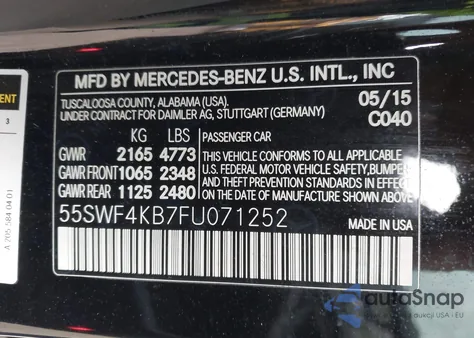 2015 Mercedes-Benz C 300 Sport 4Matic z USA, uszkodzony, nr VIN 55SWF4KB7FU071252